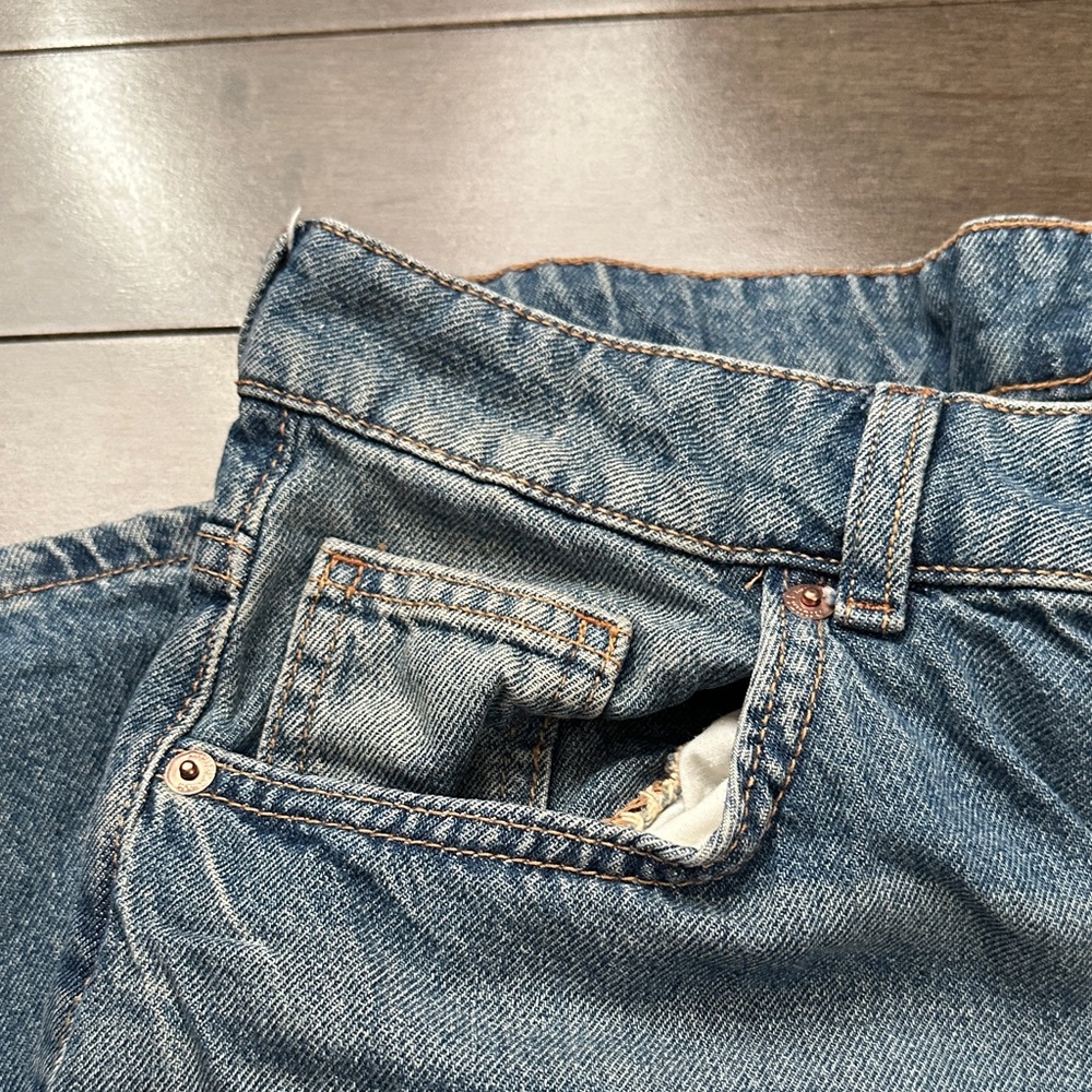 Divided Relaxed Fit Blue Jeans - Picture 4 of 11